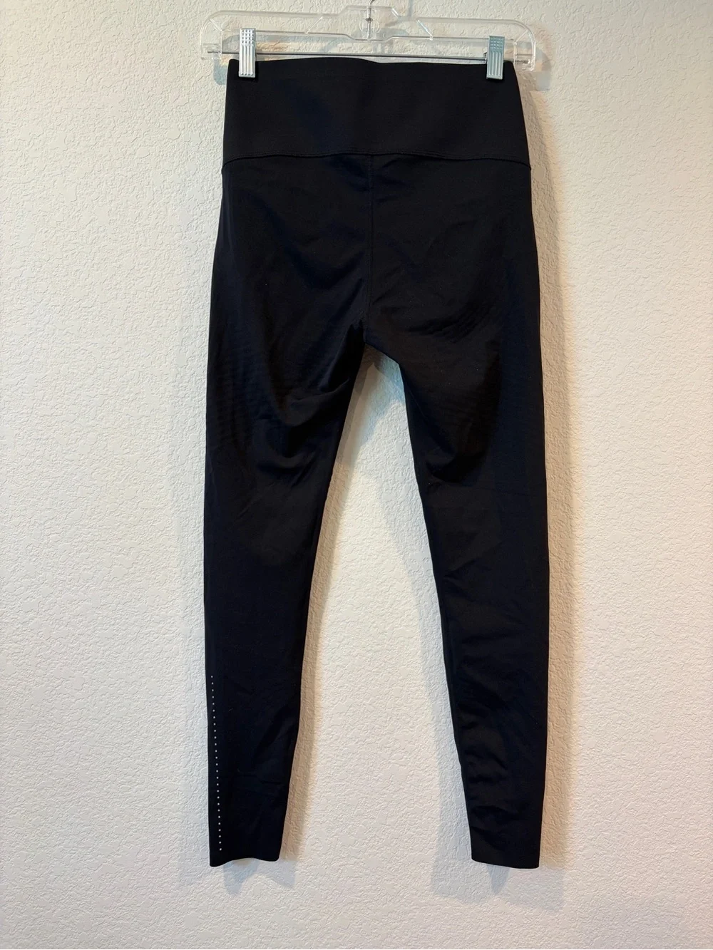 Fanka Women’s Black Reversible Body Sculpt 7/8 Leggings - Est Small - Picture 7 of 10